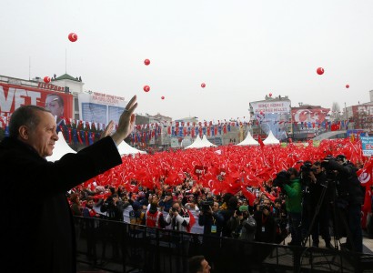 Turkey promises harsh retaliation after Netherlands bars ministers