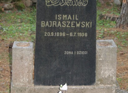 Ismail Bajraszeski, Tatar Polish Muslim fighter pilot in RAF Squadron 303 by Steve Rose