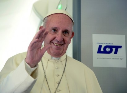 Pope says it wrong to identify Islam with violence