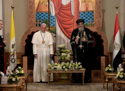 Pope, at Cairo Mass, urges unity against fanaticism