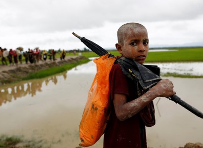 Rohingya Muslims drown while escaping fighting in Myanmar