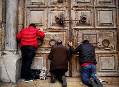 Church leaders shut Jerusalem’s Church of the Holy Sepulchre in land, tax protest