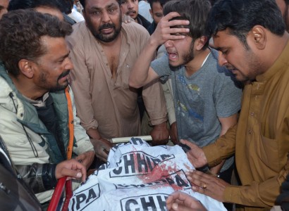 Gunmen in Pakistan kill two Christians in drive-by shooting