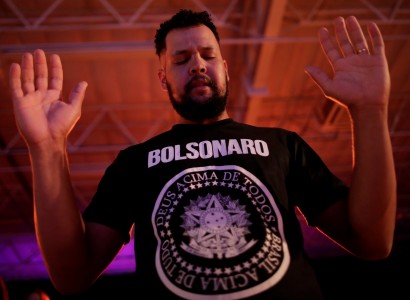 Brazil: Brazil’s evangelicals say far-right presidential candidate is answer to their prayers