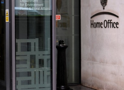 Challenge to Extremist Groups is Still Missing in the UK