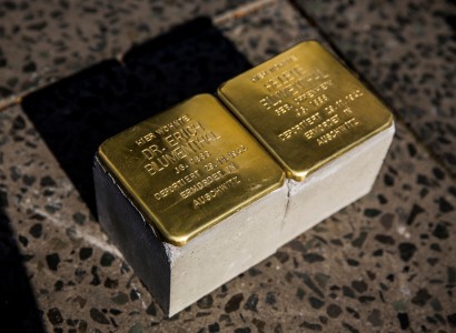 Cobblestones commemorating murdered Jews stolen in Rome