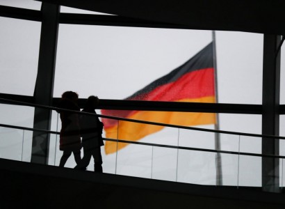 Germany’s leaders look to blunt advance of extreme right following mass shooting