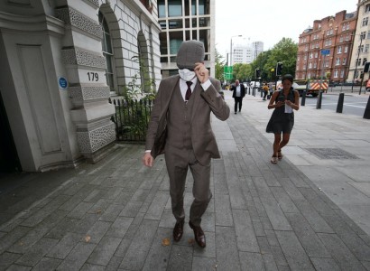 Probationary Met officer to face trial over alleged terror group membership