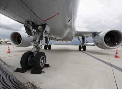 First direct commercial flight from Israel lands in Bahrain