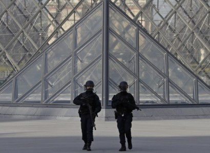 French militant group and mosque to close after teacher’s killing