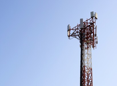 Two conspiracy theorists accused of plotting to destroy 5G masts