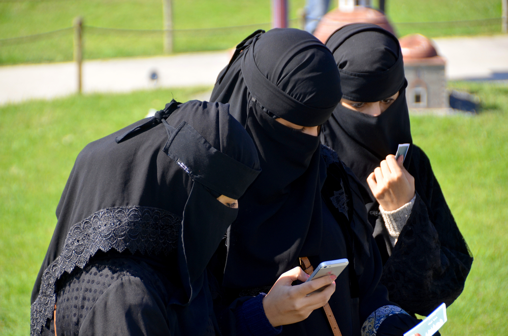 Bulgaria bans full-face veils in public places