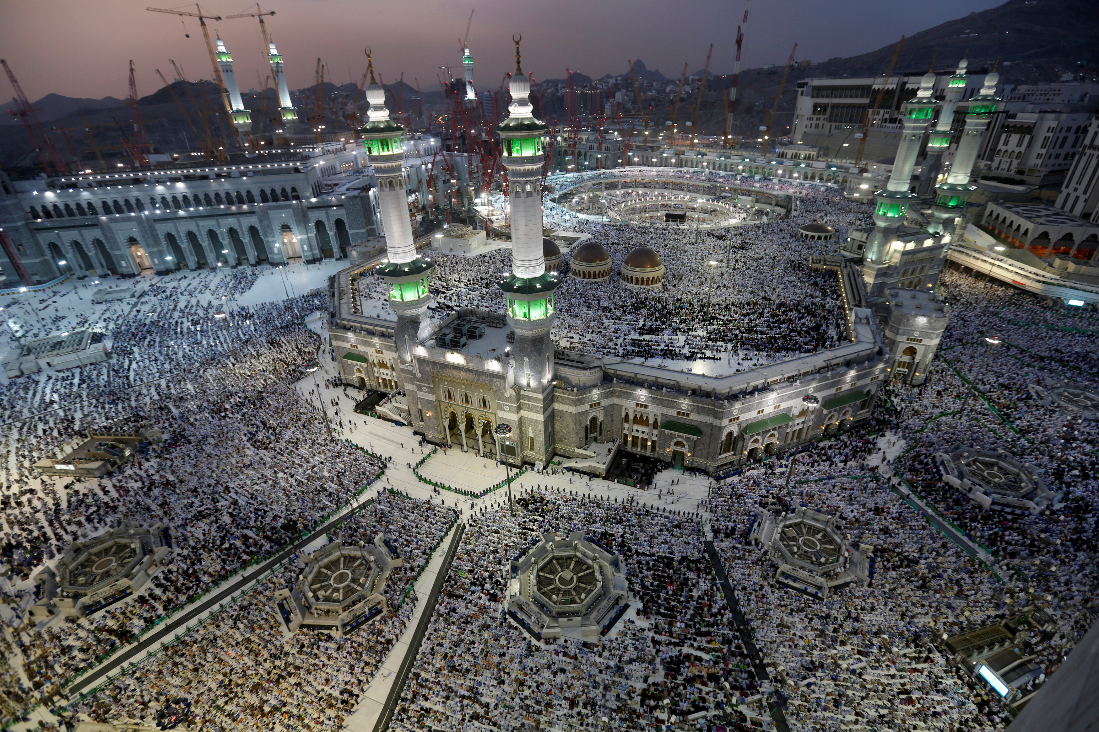 Saudi Arabia unveils health measures that will allow pilgrims to visit Mecca